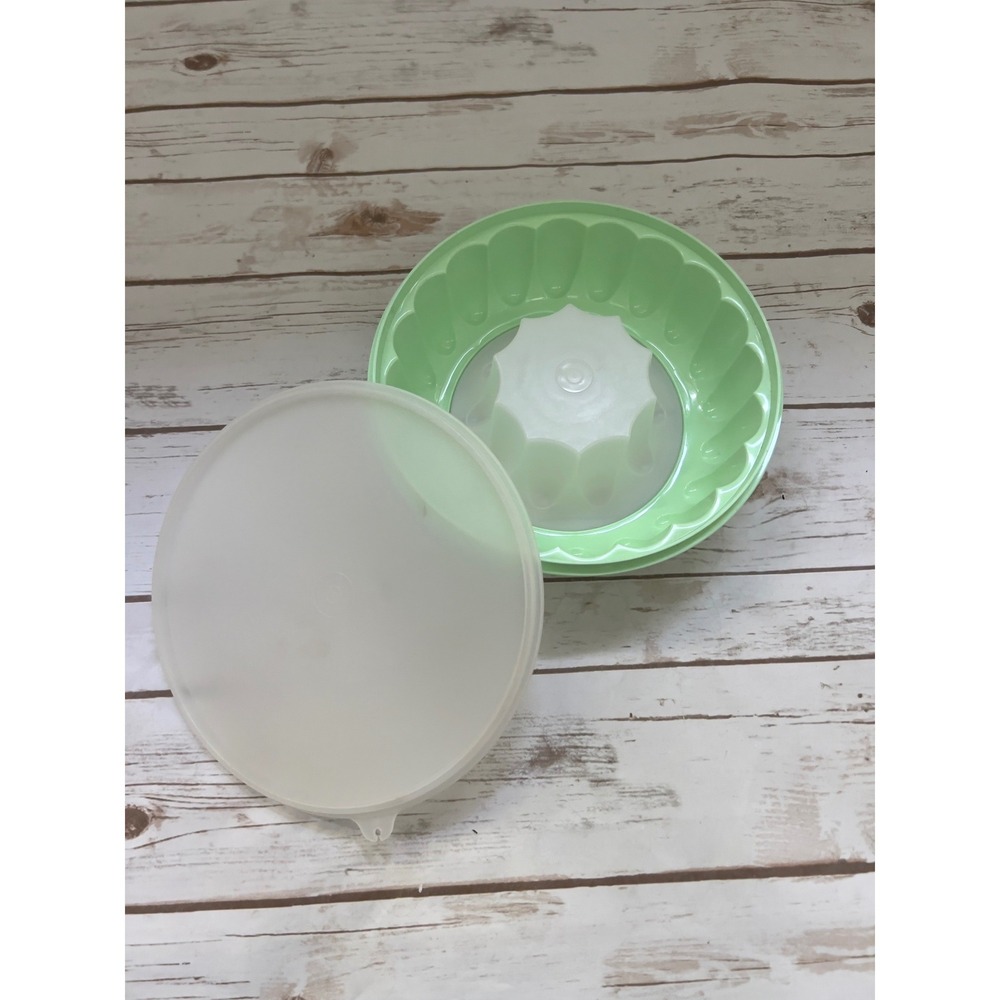 Tupperware Jel-Ring Jello Mold Mint Green Vintage 9.5 Inch